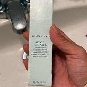 SkinCeuticals Light Aqua Tube - White and Light Aqua Packaging